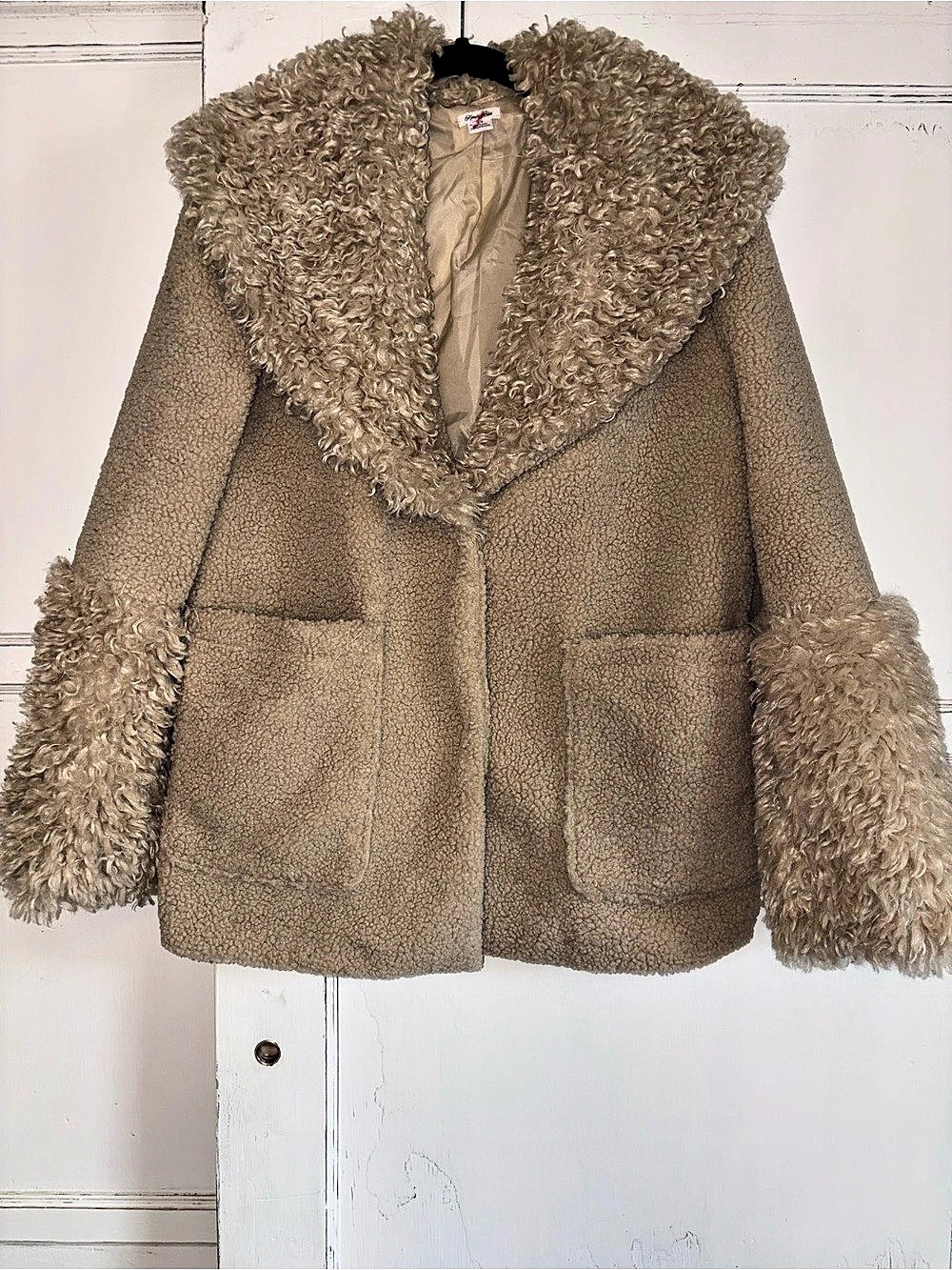 UO Kimchi Blue Penny Lane Teddy Jacket Size Medium